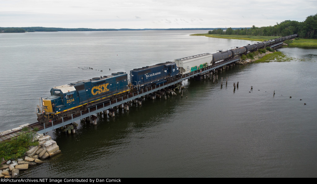 CSXT 2514 Leads L063 over the Great Bay